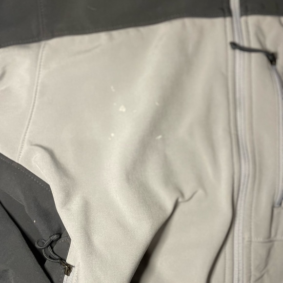 The North Face Men's Two-Tone Performance Jacket - Picture 4 of 4